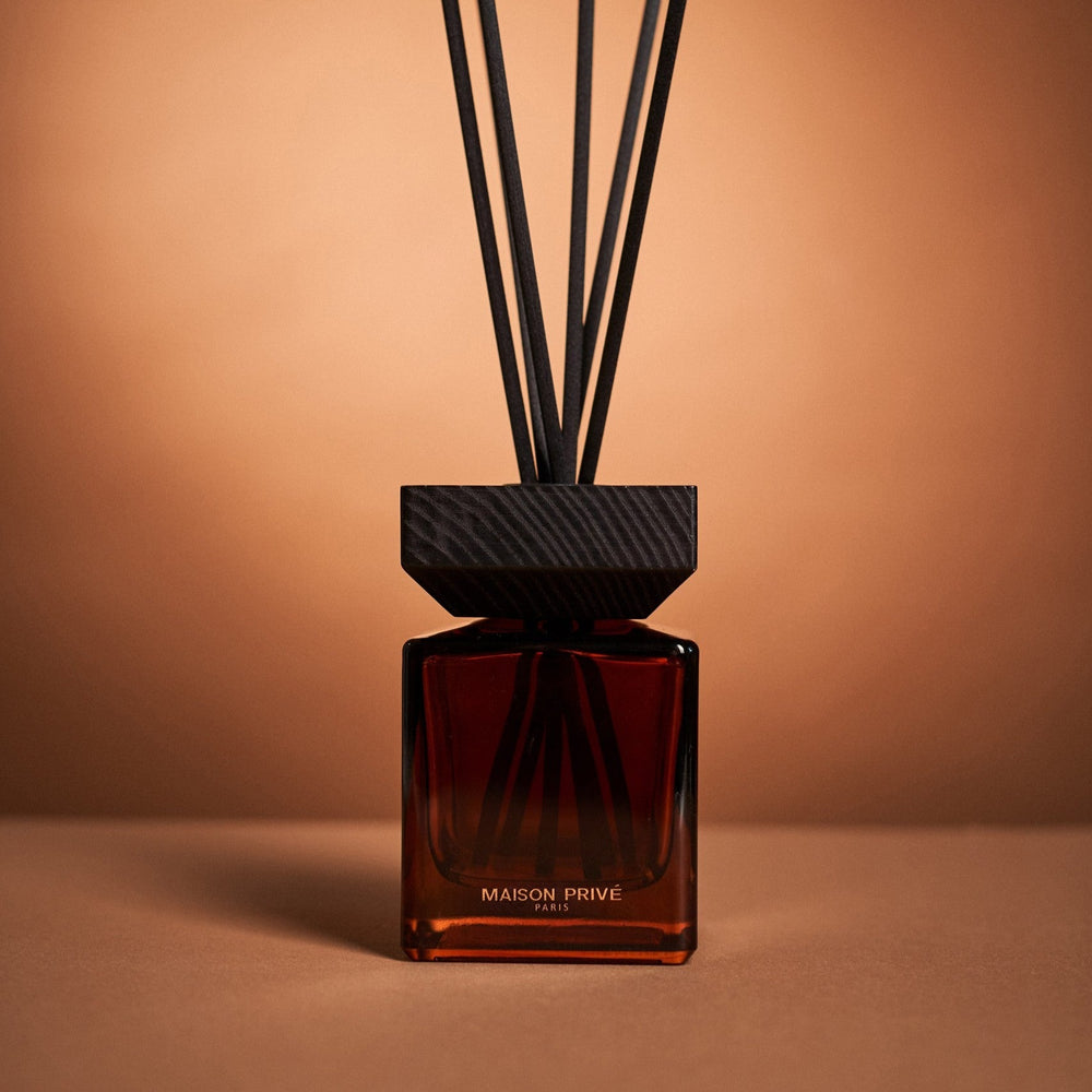 
                  
                    Parfum de casă | LEMN DE AGAR ȘI VANILIE | 200ml
                  
                