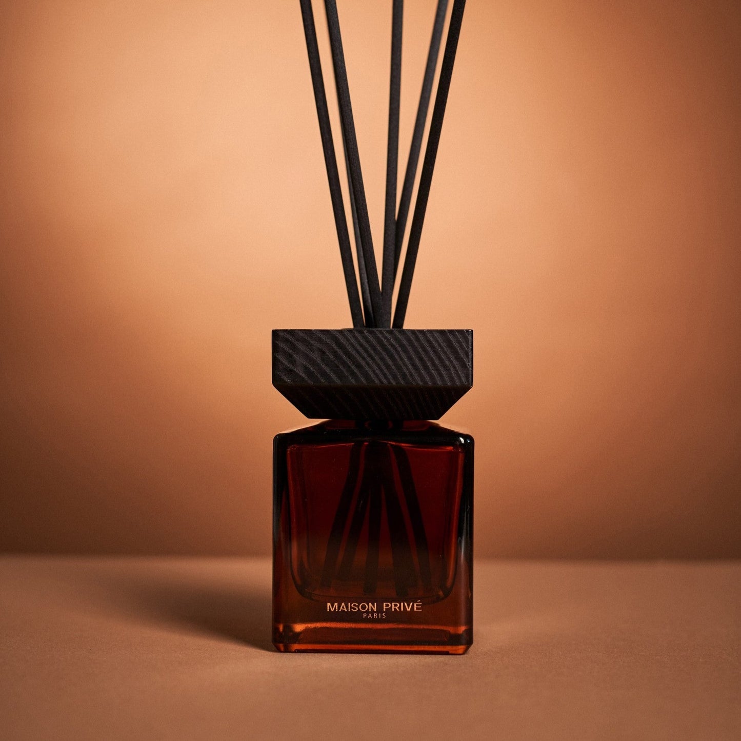
                  
                    Parfum de casă | LEMN DE AGAR ȘI VANILIE | 200ml
                  
                