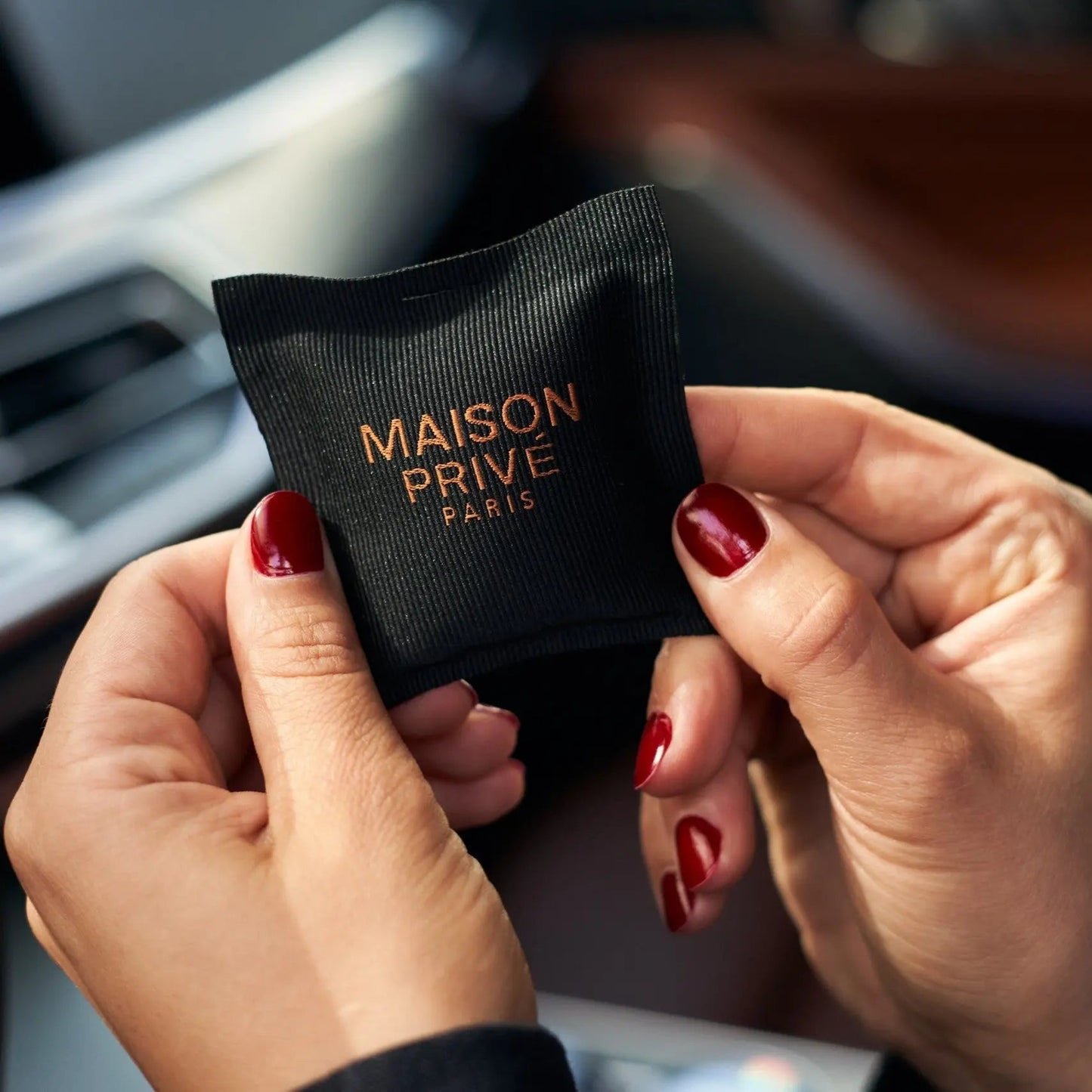 
                  
                    Automobilio kvapas | GINTARAS IR ODA MAISON PRIVÉ
                  
                