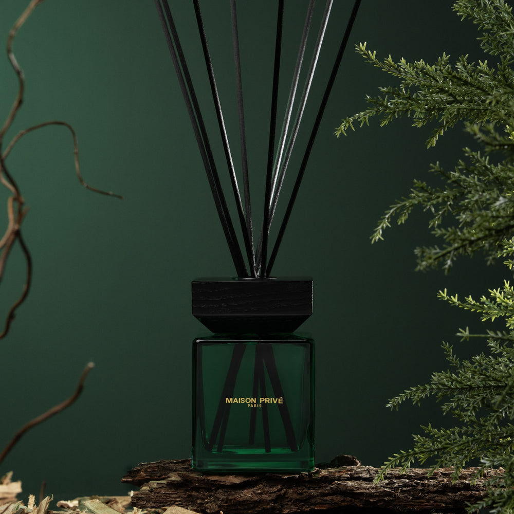 
                  
                    Parfum de casă | LAVANDĂ ȘI FLOAREA LUNII | 200ml
                  
                